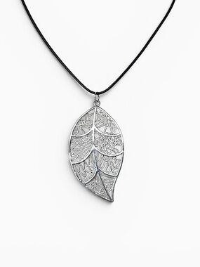 🤍Silver Tone Filigree Leaf Pendant Necklace